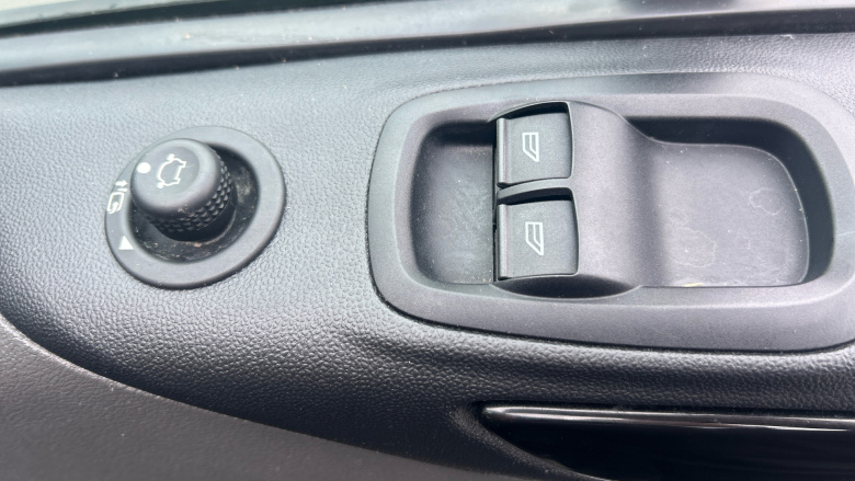 Ford Transit Custom 280 L1 Diesel Fwd 2.0 EcoBlue 130ps Low Roof Limited Van